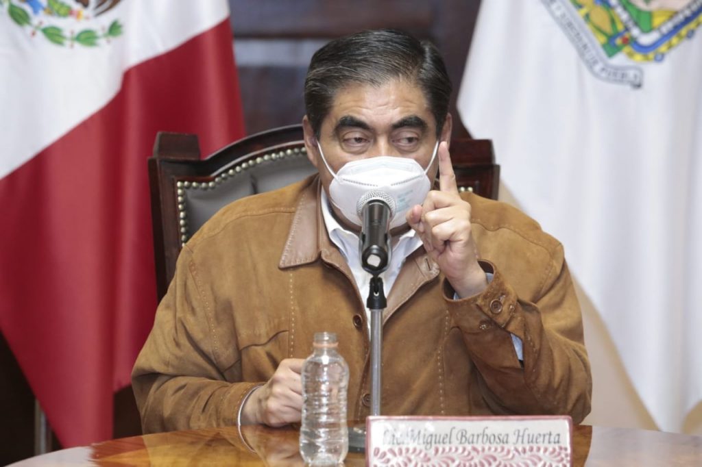 Gobernador Barbosa admitió dificultad para rescatar a perritos atrapados en el socavón de Juan C Bonilla