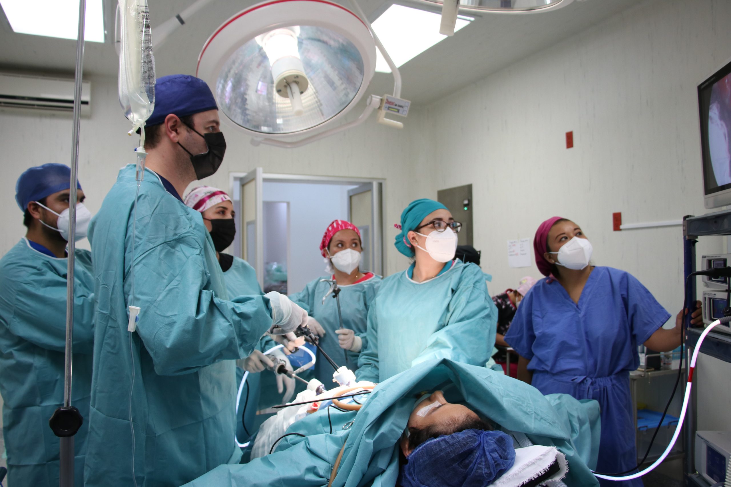 Realiza ISSSTEP cirugías en beneficio de habitantes de la Sierra Norte