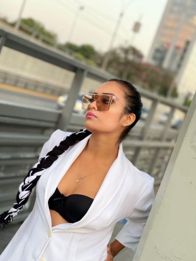 Shessira y su pasión por el canto es un encanto