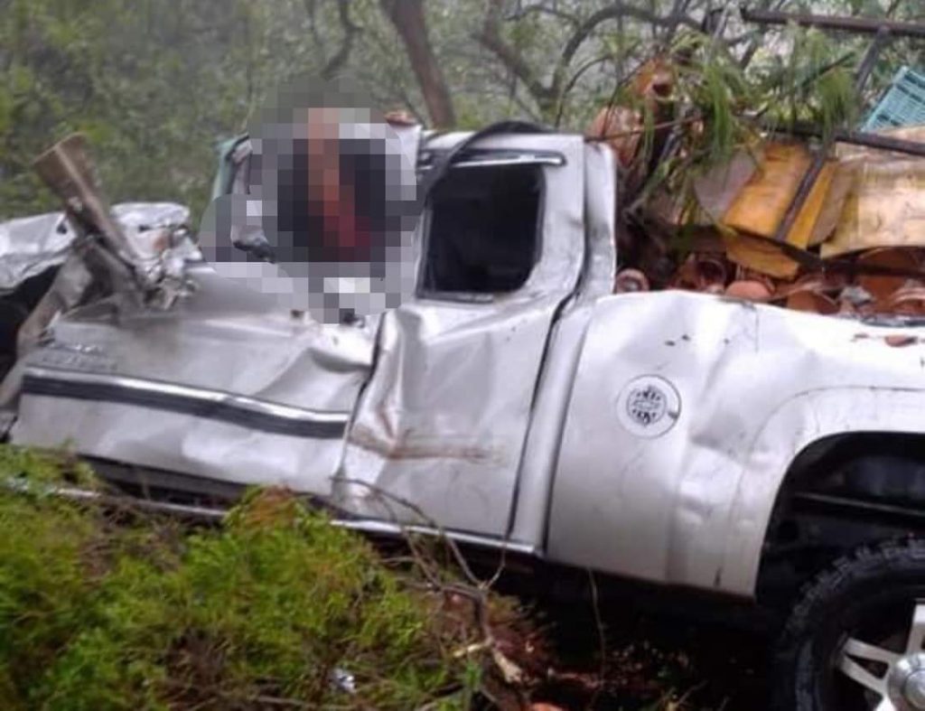 Fuerte accidente en la Chignahuapan-Tlaxco deja una persona prensada