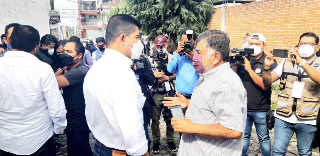 Video desde Puebla: Eduardo Rivera Pérez emite su voto