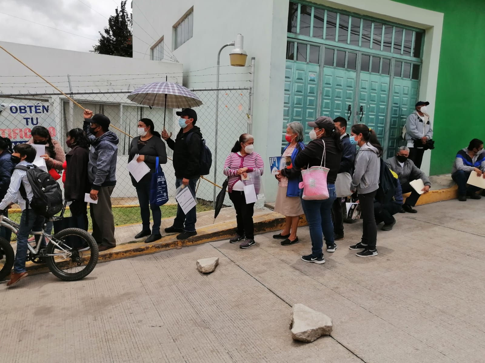 Enorme fila para vacunación en Chachapa, Amozoc