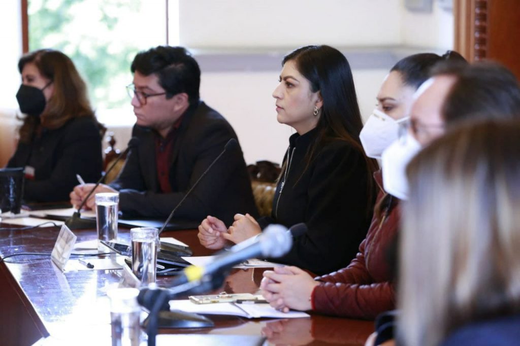 Ayuntamiento de Puebla atiende solicitudes ciudadanas con mesas de trabajo a distancia