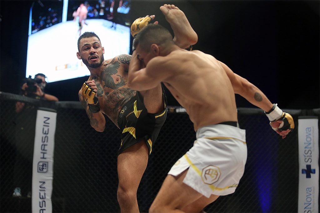 Retiene Beltrán cetro gallo de LUX Fight League al vencer a Mendoza