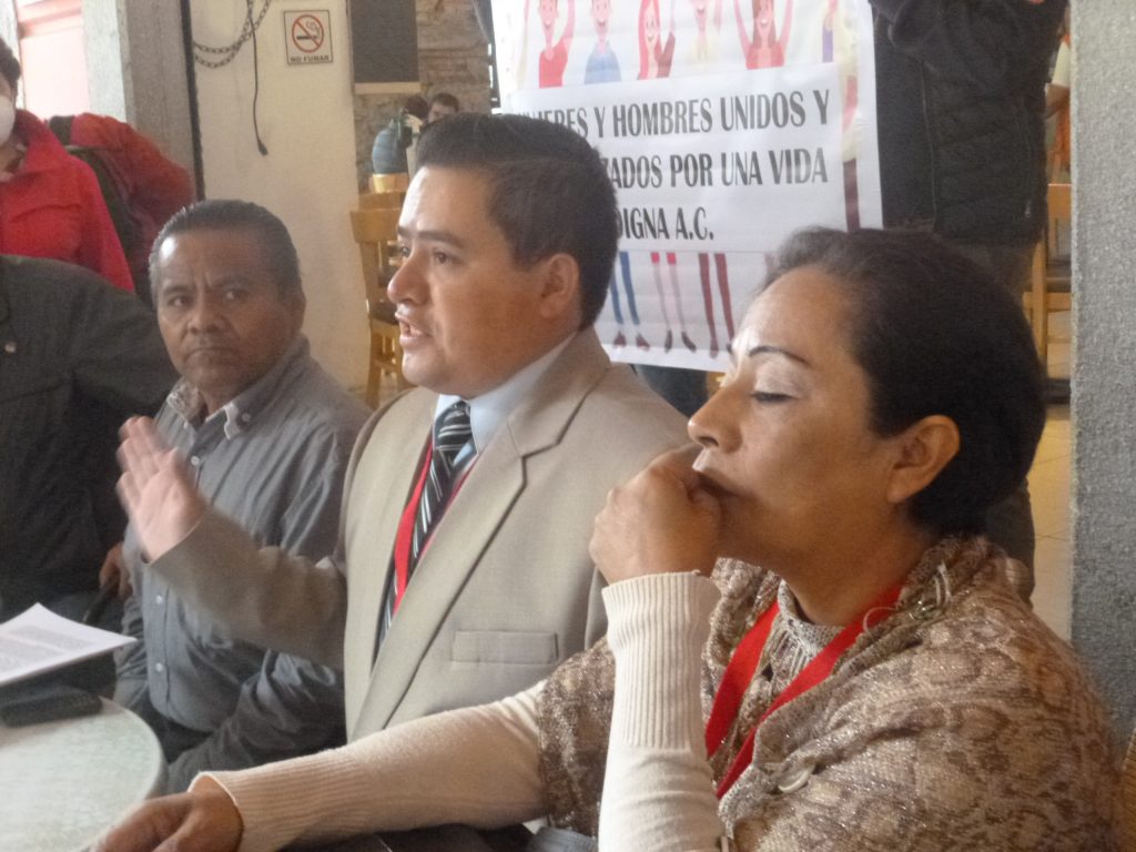 Transportistas de Teziutlán denuncian competencia ilegal de 180 taxis piratas