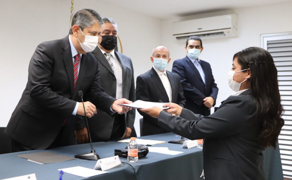 Higuera Bernal tomó protesta a 37 nuevos Agentes del Ministerio Público