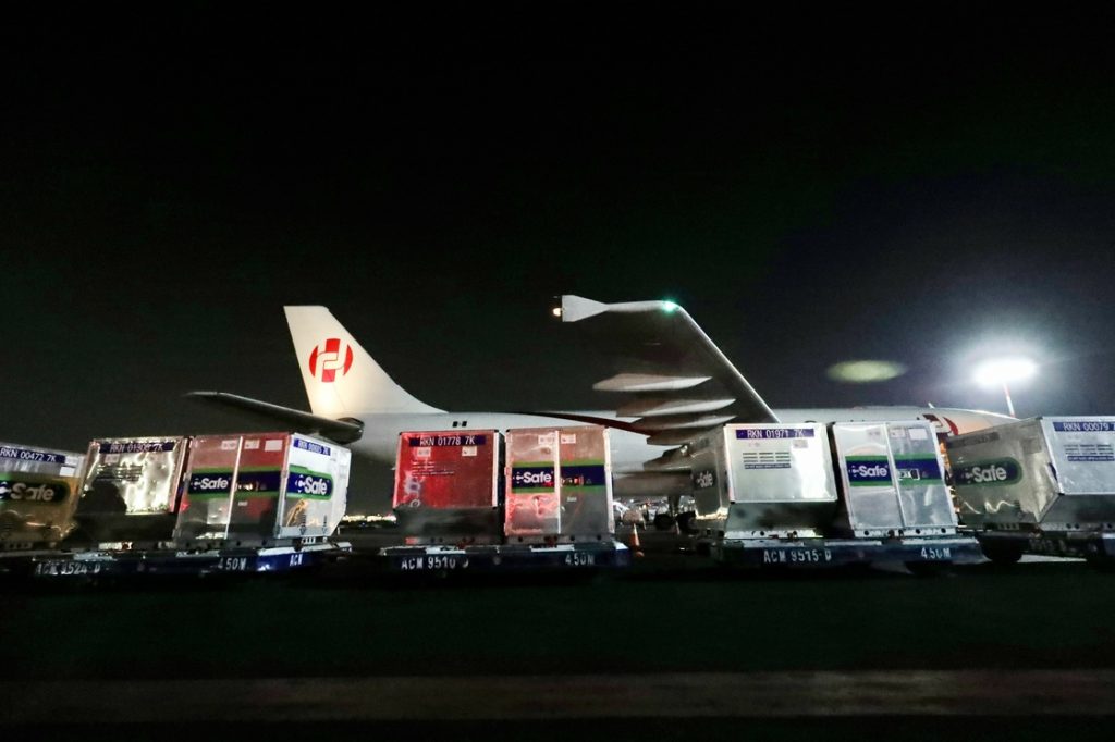 Llegaron un millón 221 mil dosis de vacuna de AstraZeneca