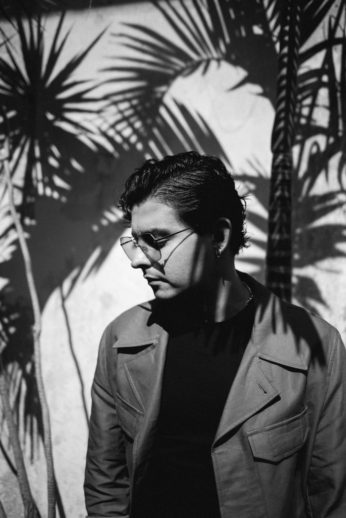 “Ni modo” es el nuevo sencillo del cantautor regiomontano Charlie Rood