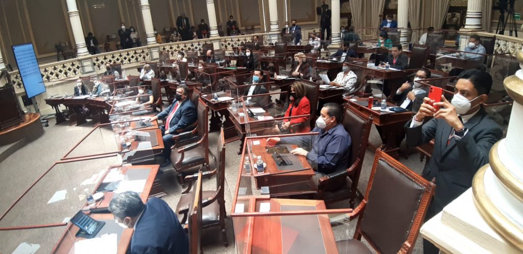 Luego de más de año y 4 meses de descanso, regresaron al pleno los diputados del Congreso local