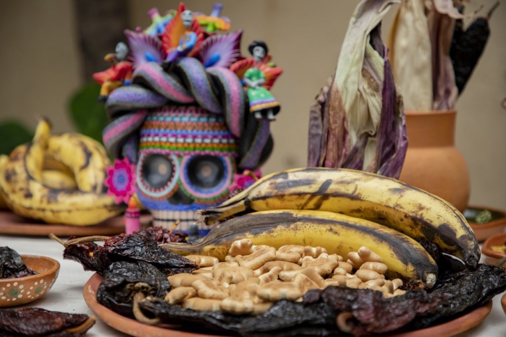 Prepara San Lucas Atzala venta de mole tradicional