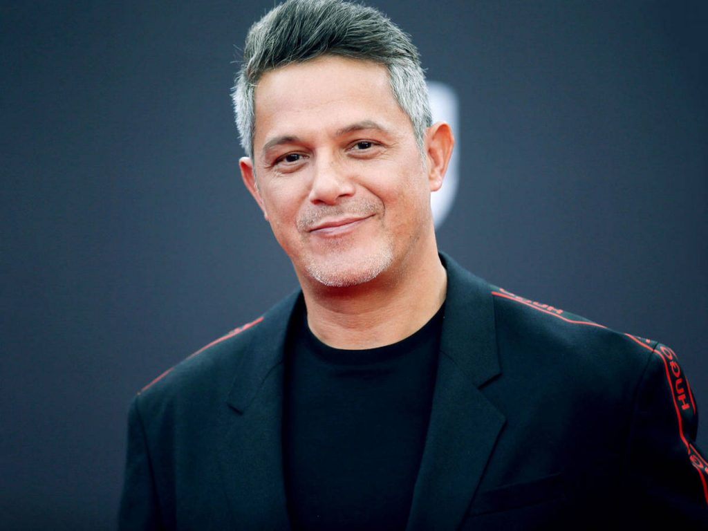 “Tiemblo de felicidad”: Alejandro Sanz conquista al mundo cantando en la inauguración de los Juegos Olímpicos