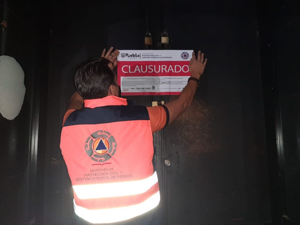 Protección Civil clausura restaurantes por no respetar decreto del gobierno estatal
