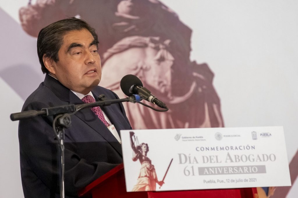 Recuperar la ética en el ejercicio profesional, exigió el gobernador en el “Día del Abogado”