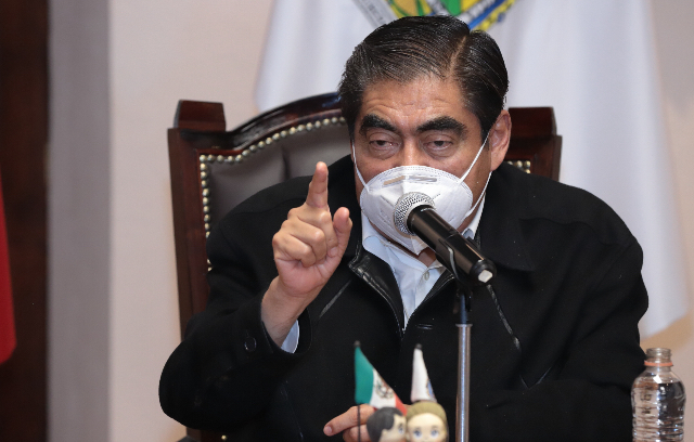 Acudir a realizarse la prueba de covid-19, piden gobernador y secretario de salud a viajeros a Cancún