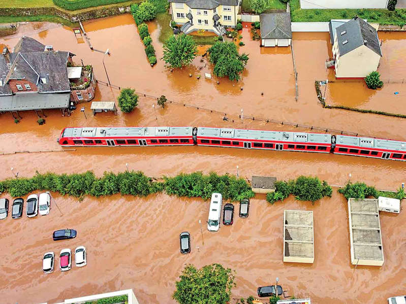 Inundaciones arrasan en Europa; hay 66 muertos