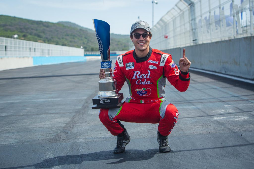 Salvador de Alba Jr. y Noel León encabezan los campeonatos de NASCAR Peak México Series