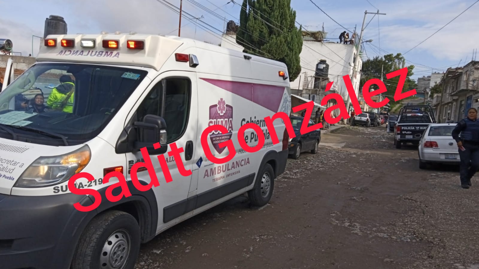 Balean a mujer policía en presunto asalto en Puebla capital