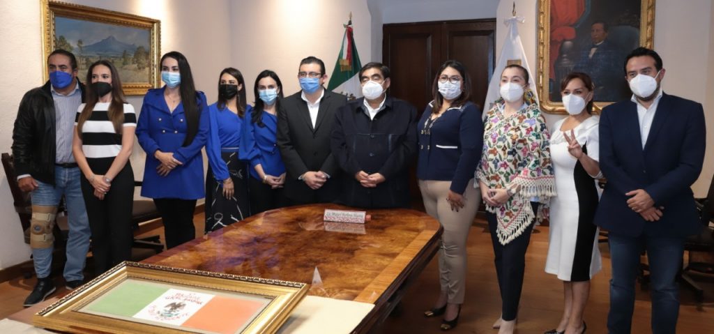 Gobernador Barbosa se reunió con diputados locales electos y la dirigente estatal del PAN