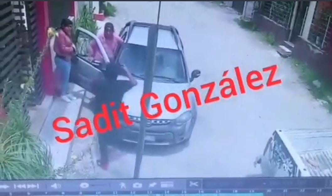 Video desde Puebla: A punta de pistola atracaron a una pareja en los Reyes de Juárez Puebla