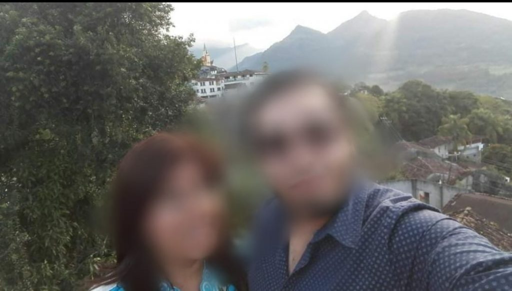 A machetazos asesinan a médico en Piaxtla