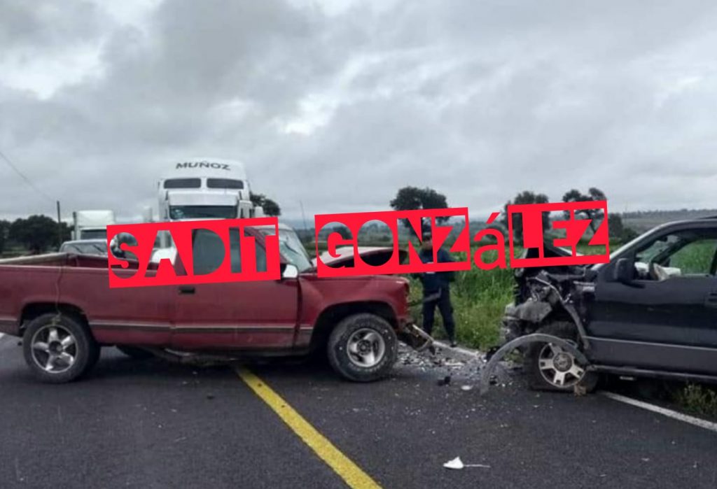 Choque frontal deja dos lesionados en Cuapiaxtla