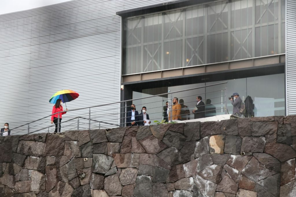 Video desde Puebla: Claudia y Eduardo Rivera sostienen mesa de seguridad en el proceso de Entrega-Recepción