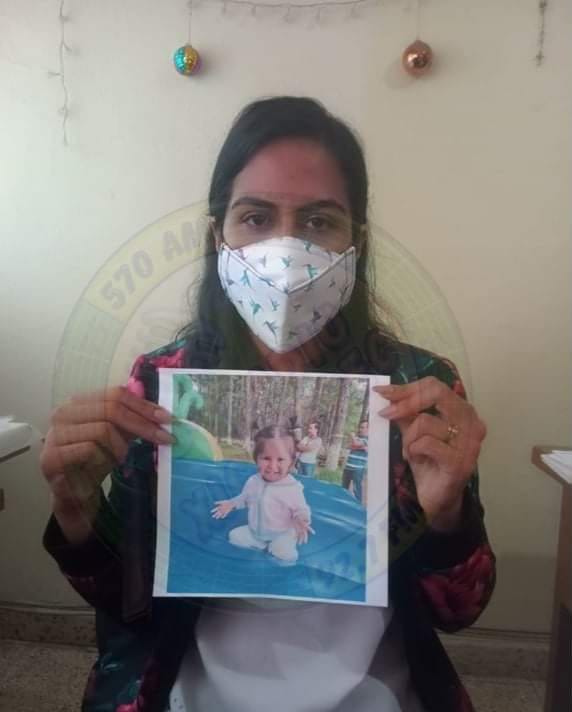 Acusan a juez de Xicotepec de quitarle la patria potestad de una bebé de 11 meses a joven madre