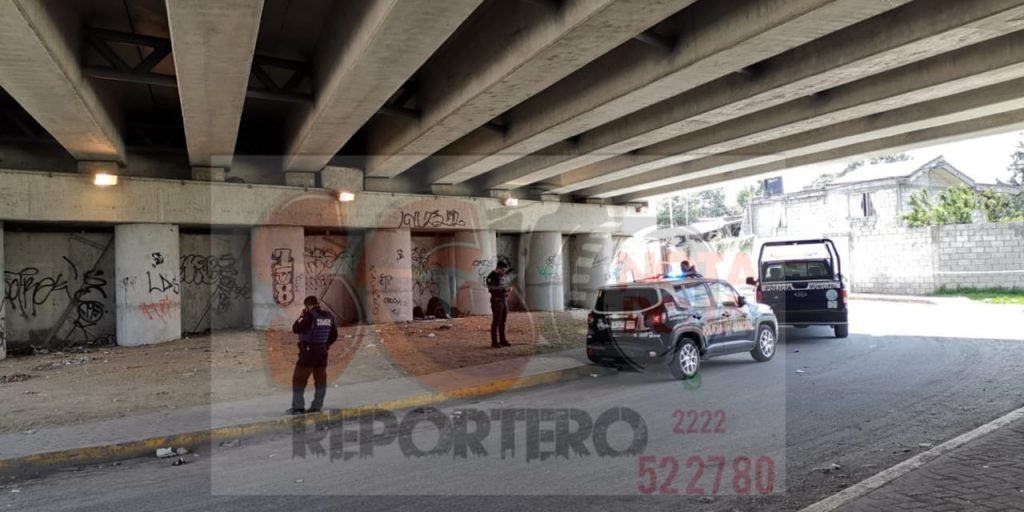 Hallan indigente sin vida abajo del puente de la Resurrección
