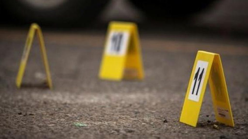 Persistencia y consistencia: Héctor A. Gil Müller