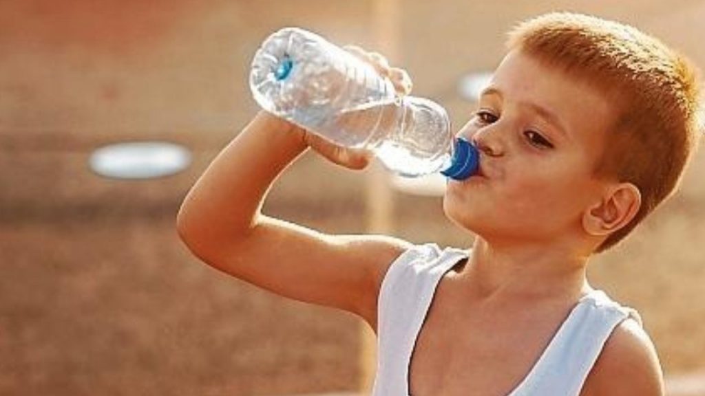 Niños deportistas: por qué el agua  es siempre la mejor opción para evitar la deshidratación