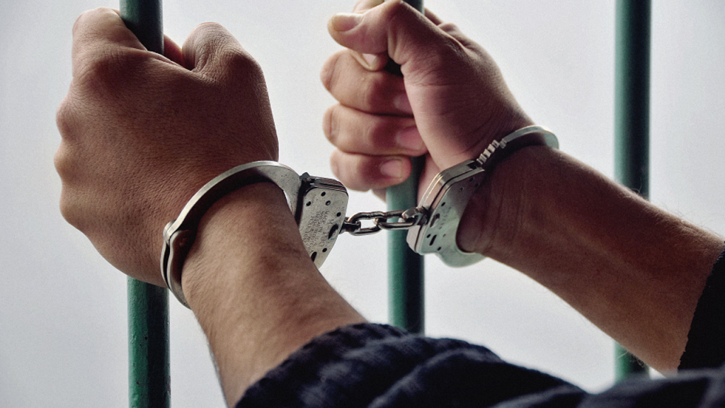 Por robo de vehículo en el año 2009, prisión por 6 años