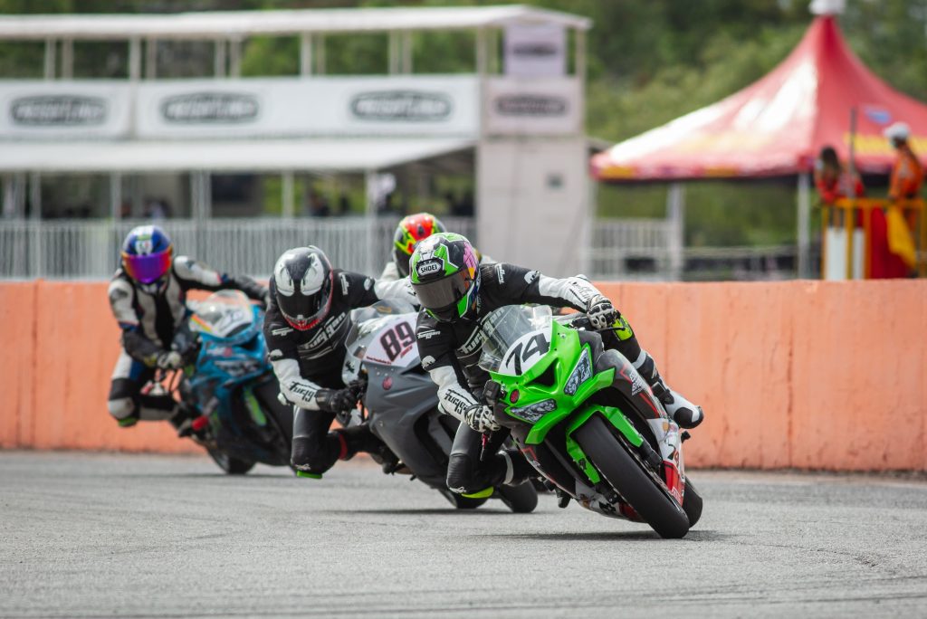 Más de cuarenta pilotos de Mexbike en el Ecocentro de Querétaro