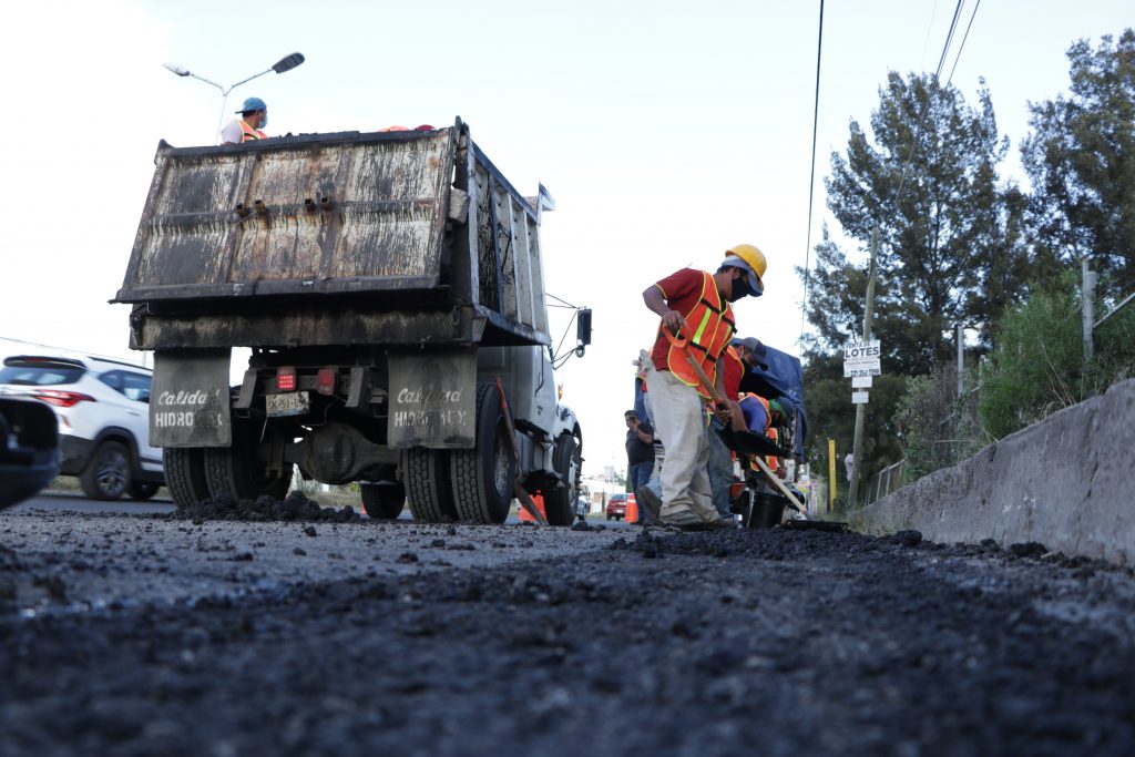 Arranca Secretaría de Infraestructura bacheo en bulevar Valsequillo