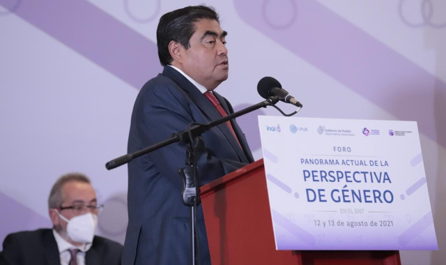 Video desde Puebla: Miguel Barbosa inauguró un foro del Sistema Nacional de Transparencia