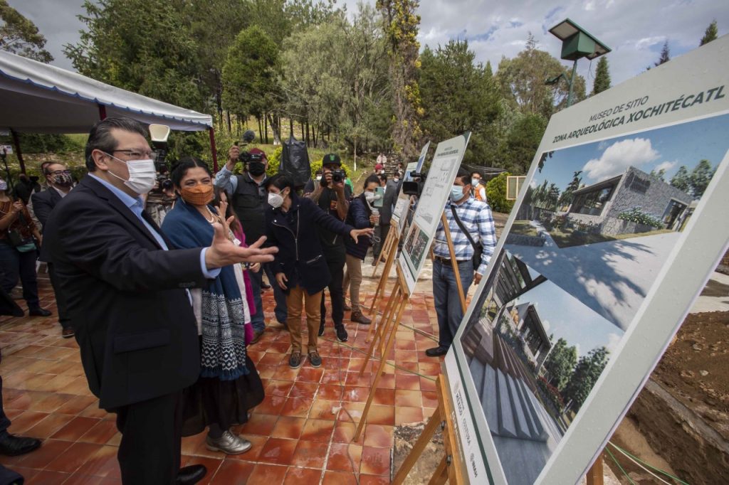 Marco Mena y Alejandra Frausto inician construcción del Museo de Sitio Xochitécatl