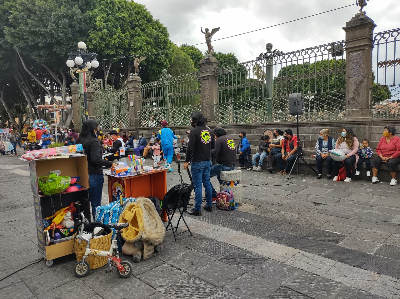 Video desde Puebla: No aprenden y la gente sigue llenando el zócalo y plazas comerciales, pese a que la entidad es semáforo rojo por el Covid