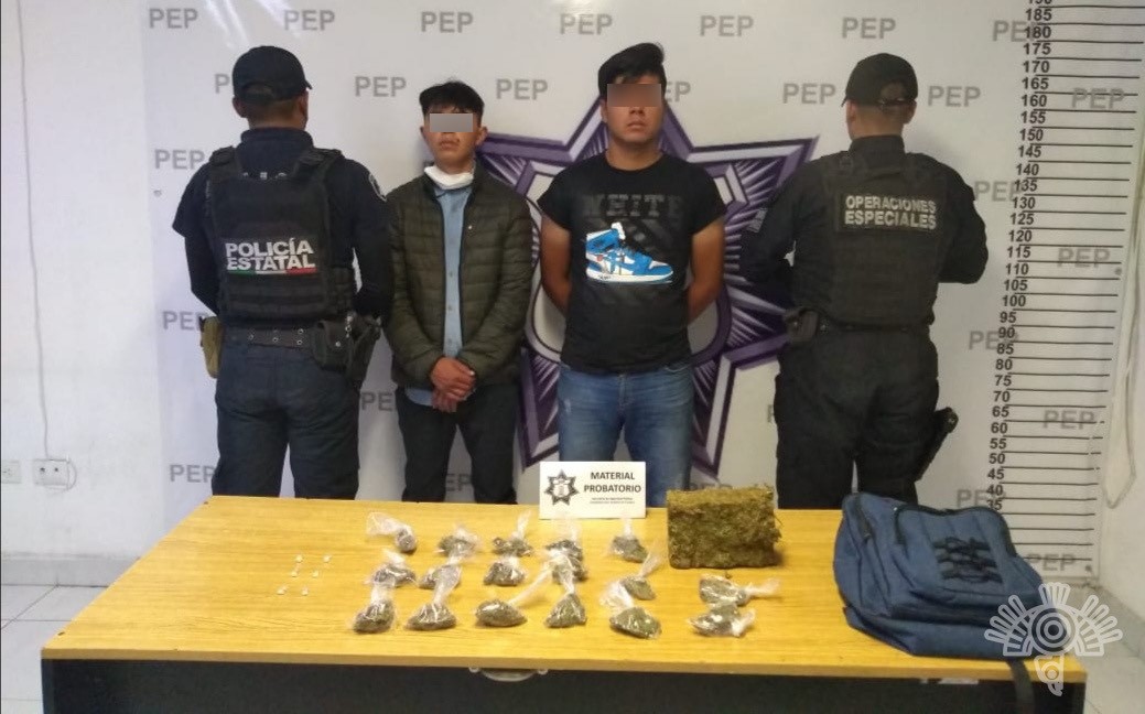 Dos presuntos narcomenudistas de “El Chupón”, detenidos por la Policía Estatal en Puebla capital