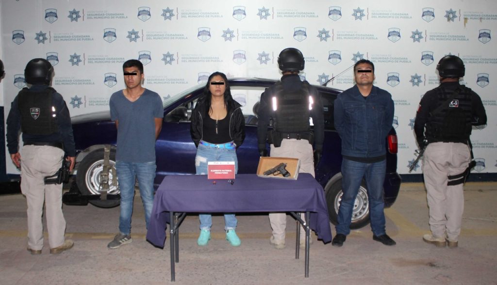 Detienen a 3 por portación ilegal de armas