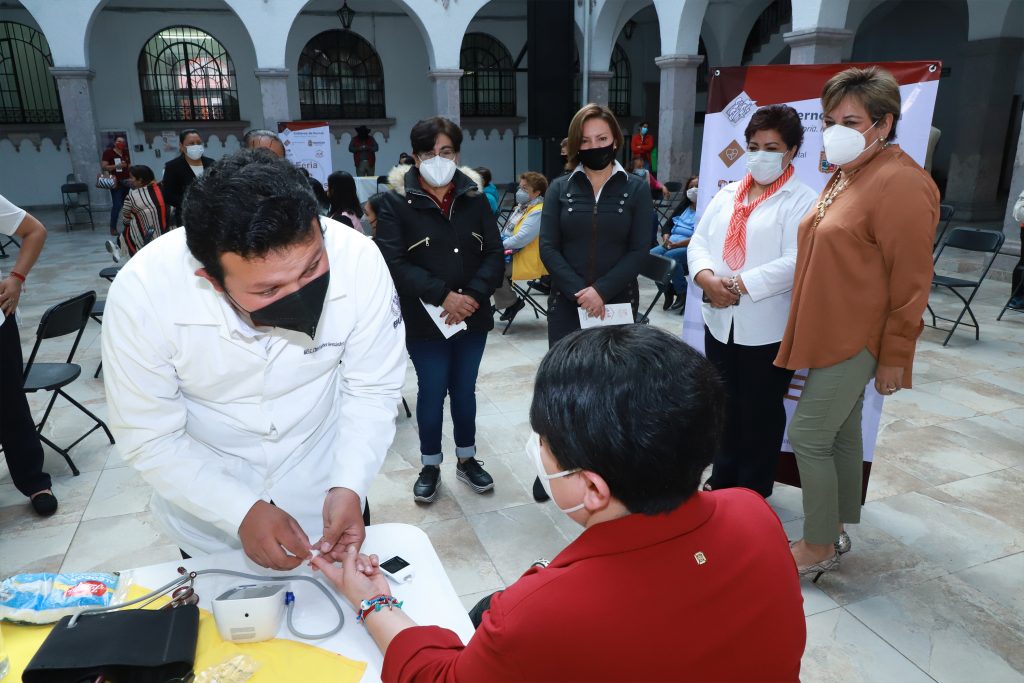 Lleva SEDIF atención psicológica, médica y jurídica a Teziutlán
