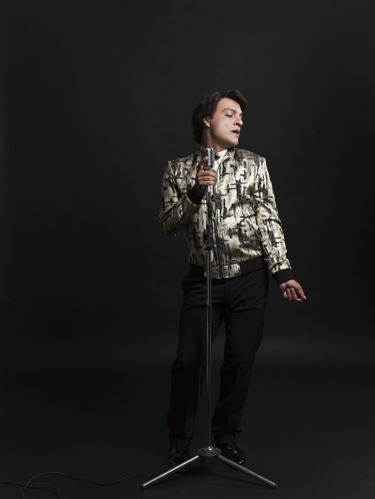 La bioserie “Hasta que te conocí” de Juan Gabriel se transmite a partir del próximo sábado por “las estrellas”