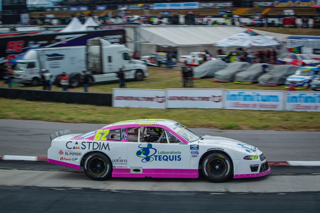 Contacto complicó a Gustavo Barrales en su regreso a Nascar México