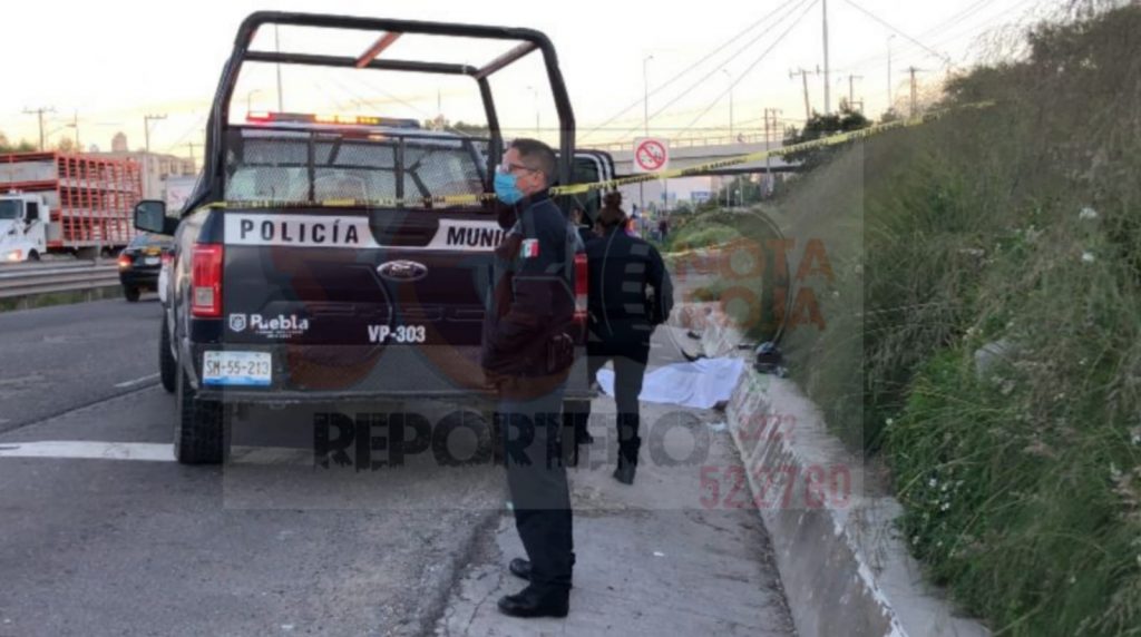 Motociclista pierde la vida al derrapar sobre la Puebla-Orizaba