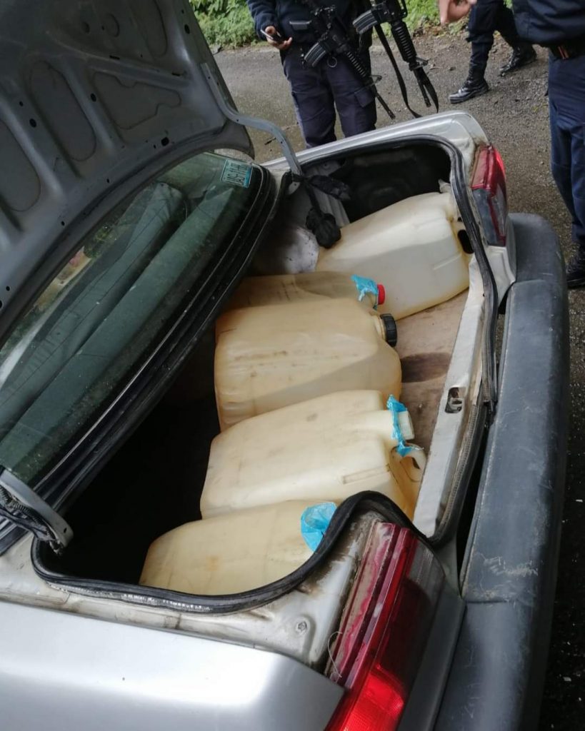 Fotonota: Atrapan a huachicolero en la carretera Pahuatlán-Honey