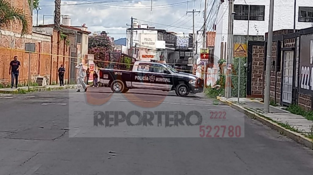Encuentran cadáver en descomposición en Xilotzingo, conjunto habitacional Gavilanes