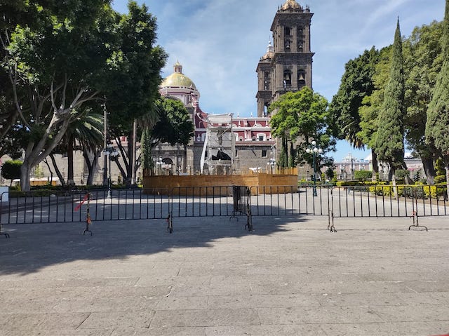 Video desde Puebla: Ayuntamiento realiza perifoneo para evitar que la gente se concentre en el zócalo
