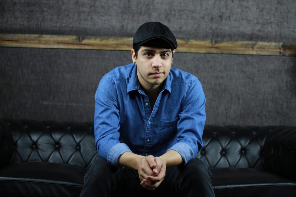 Plática con J. Ferron, el productor mexicano que está conquistando la industria musical latina y estadounidense