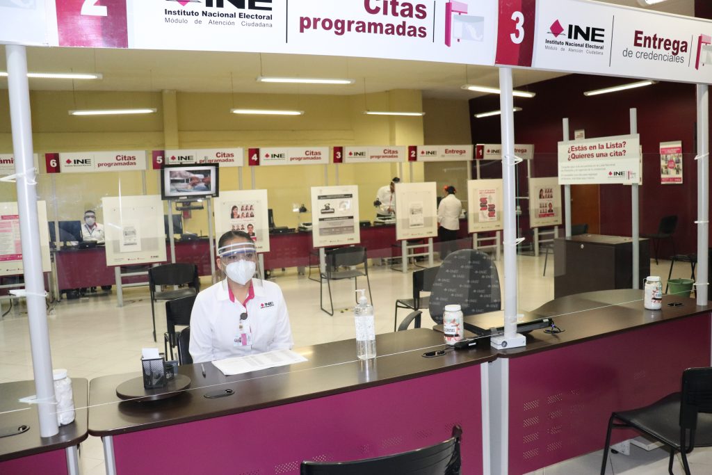 Entrega INE Puebla más de 139 mil credenciales