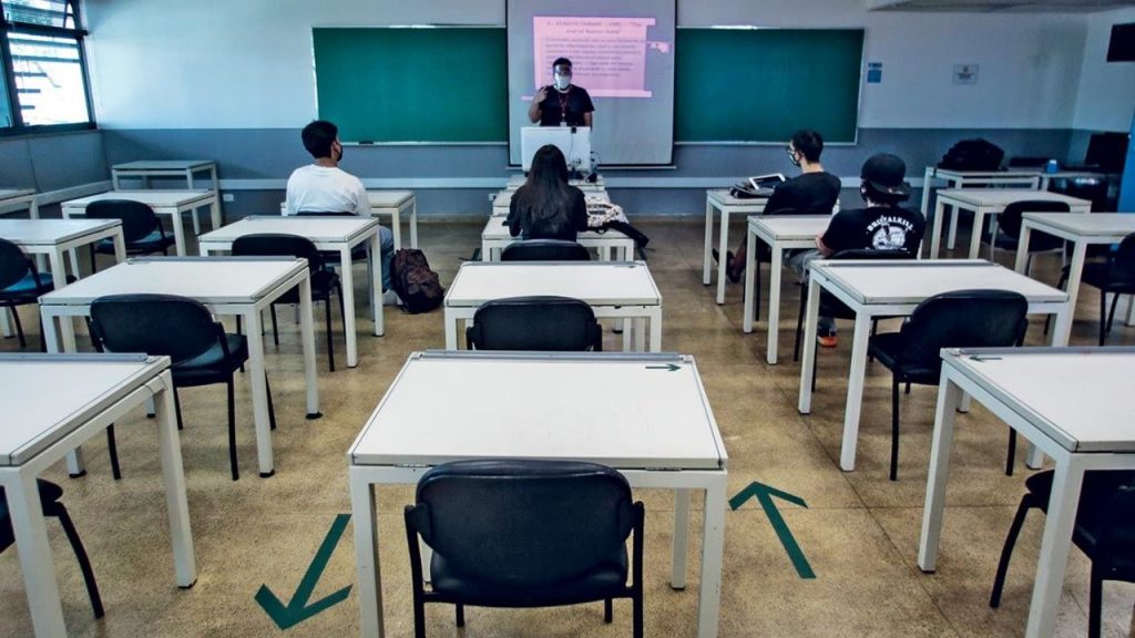 Clases presenciales aumenta el riesgo de enfermedades, alertó alergólogo