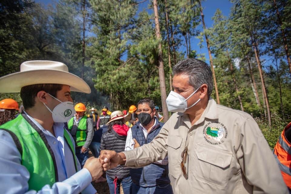 Lorenzo Rivera Nava: Presidente electo reforesta con 10 mil árboles los bosques de Chignahuapan