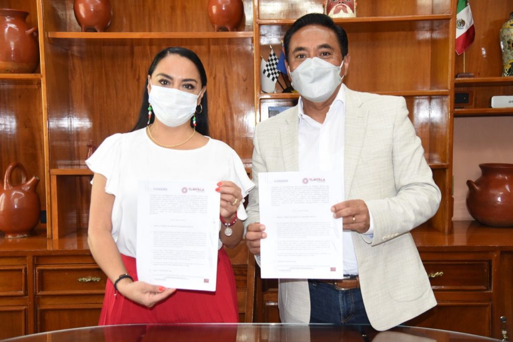 Firman Ayuntamiento de Tlaxcala y COSSIES convenio de colaboración para que estudiantes cumplan con su servicio social